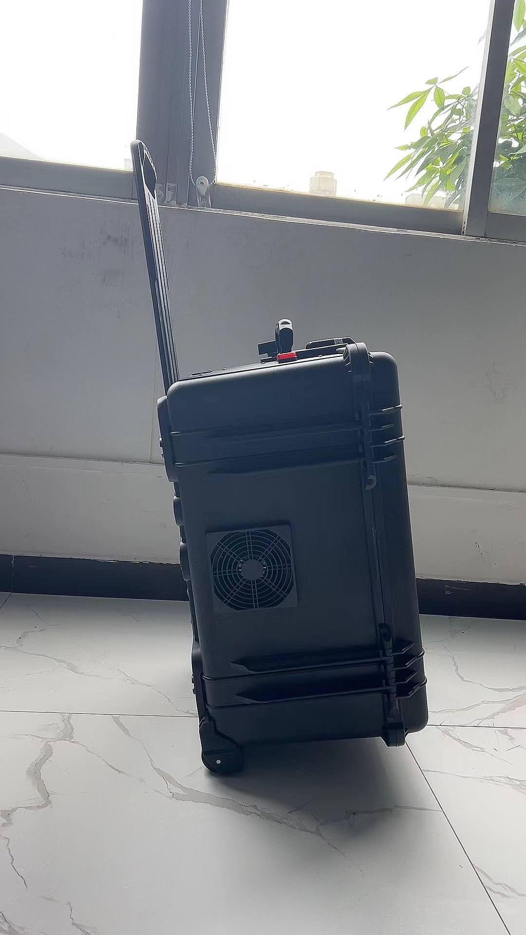 龙马潭手拉箱型移动通信干扰器